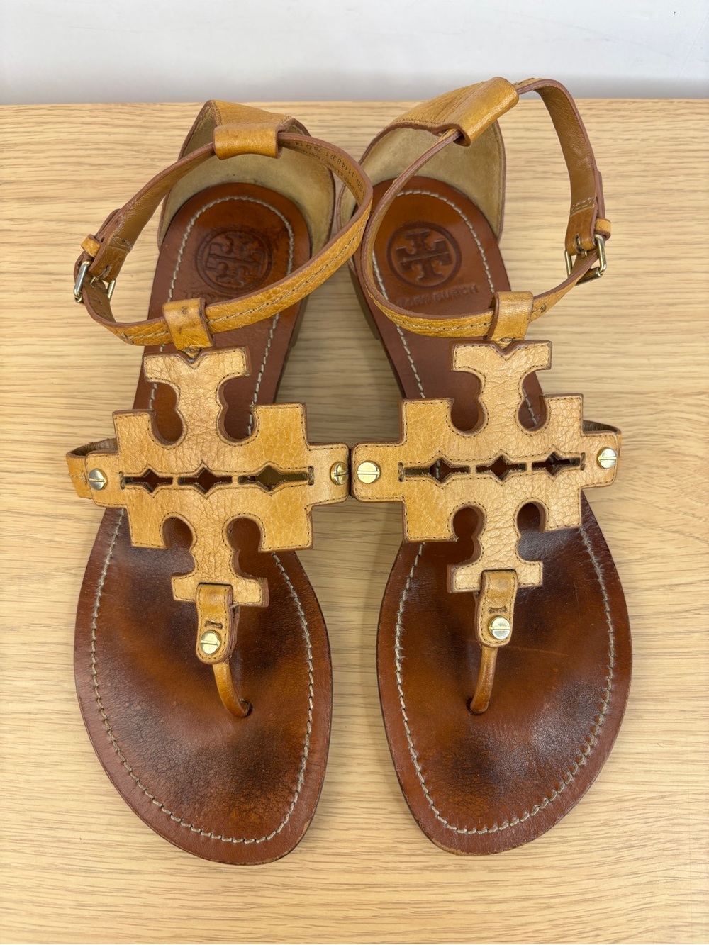 Tory Burch Phoebe Flat Leather Thong Sandal “ Royal Tan” Woman’s 8.5